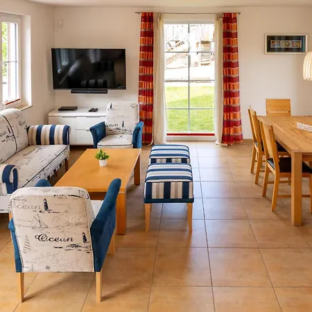 Gemuetliches Haus Mit Garten Und Gemeinsamem Pool Holiday home *