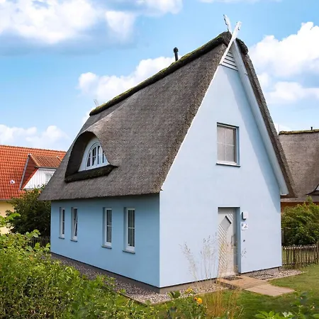 Gemuetliches Haus Mit Garten Und Gemeinsamem Pool Holiday home Gramkow