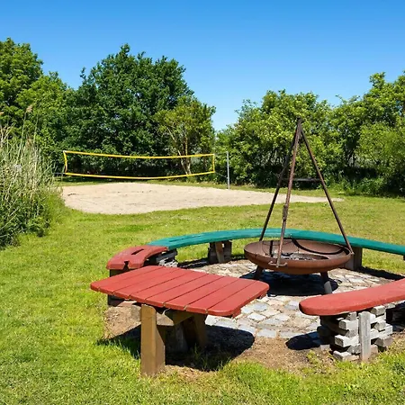 Σπίτι διακοπών Gemuetliches Haus Mit Garten Und Gemeinsamem Pool
