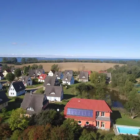 Gemuetliches Haus Mit Garten Und Gemeinsamem Pool Holiday home *