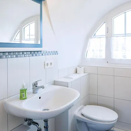 Gemuetliches Haus Mit Garten Und Gemeinsamem Pool Holiday home Gramkow